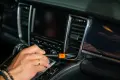 adbl_detailing_brush_pedzelek_detailingowy_uzycie_5.webp