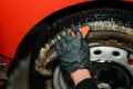 adbl_tire_brush_szczotka_do_czyszczenia_opon_uzycie_1.webp