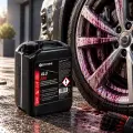 ecoshine_alu_red_preparat_z_krwistoczerwonym_efektem_do_usuwania_metalicznych_zanieczyszczen_z lakieru_felg_uzycie.webp